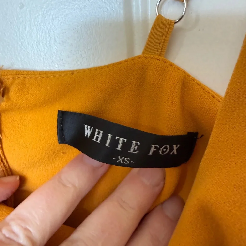 White Fox Mini Dress Women‎ XS Mustard Yellow Excellent Ruffle Spaghetti Strap